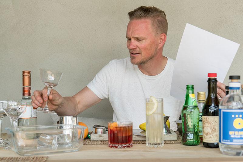 JENS DOLK TESTER RIEDELS DRINKGLASS