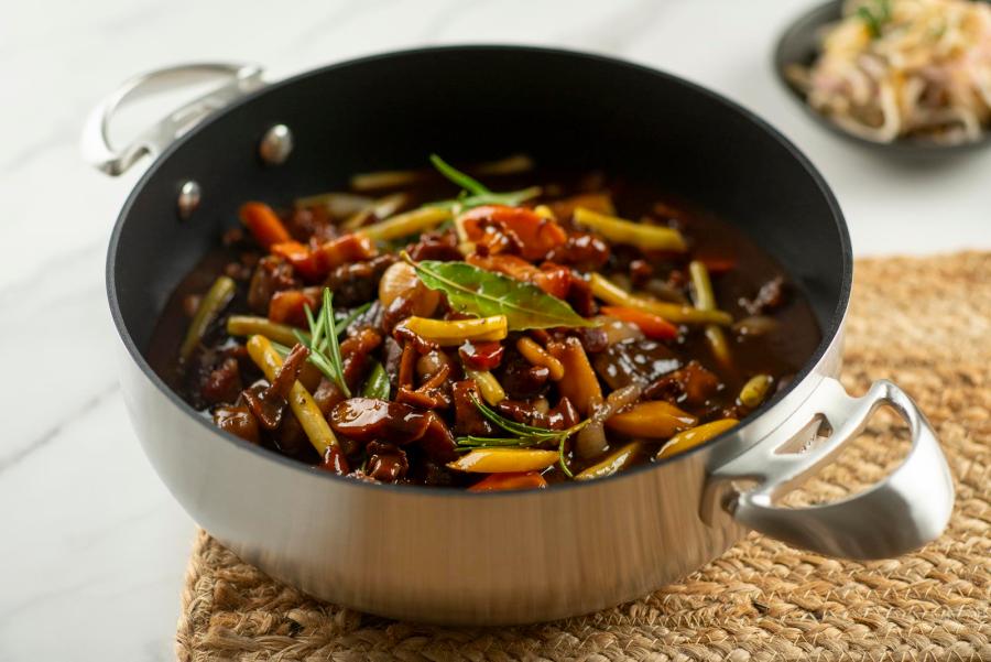 Høstgryte med høyrygg, kantareller & syltet eple