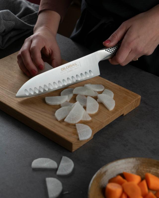Santokukniv 18 cm hulslipt
