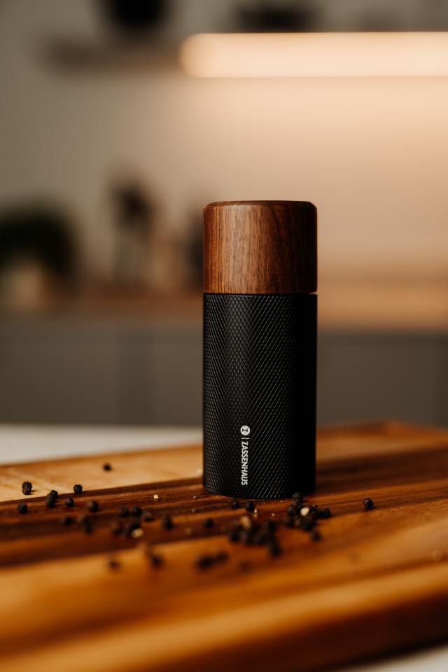 Pepperkvern i aluminium/valnøtt 13 cm