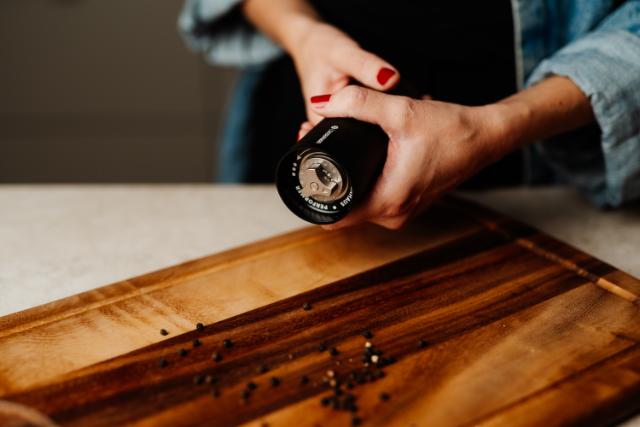 Pepperkvern i aluminium/valnøtt 13 cm