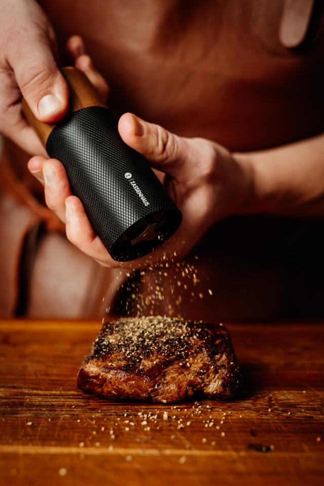 Pepperkvern i aluminium/valnøtt 13 cm